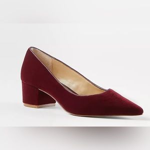 NWOB- Ann Taylor Mid Block Heel Velvet Pumps